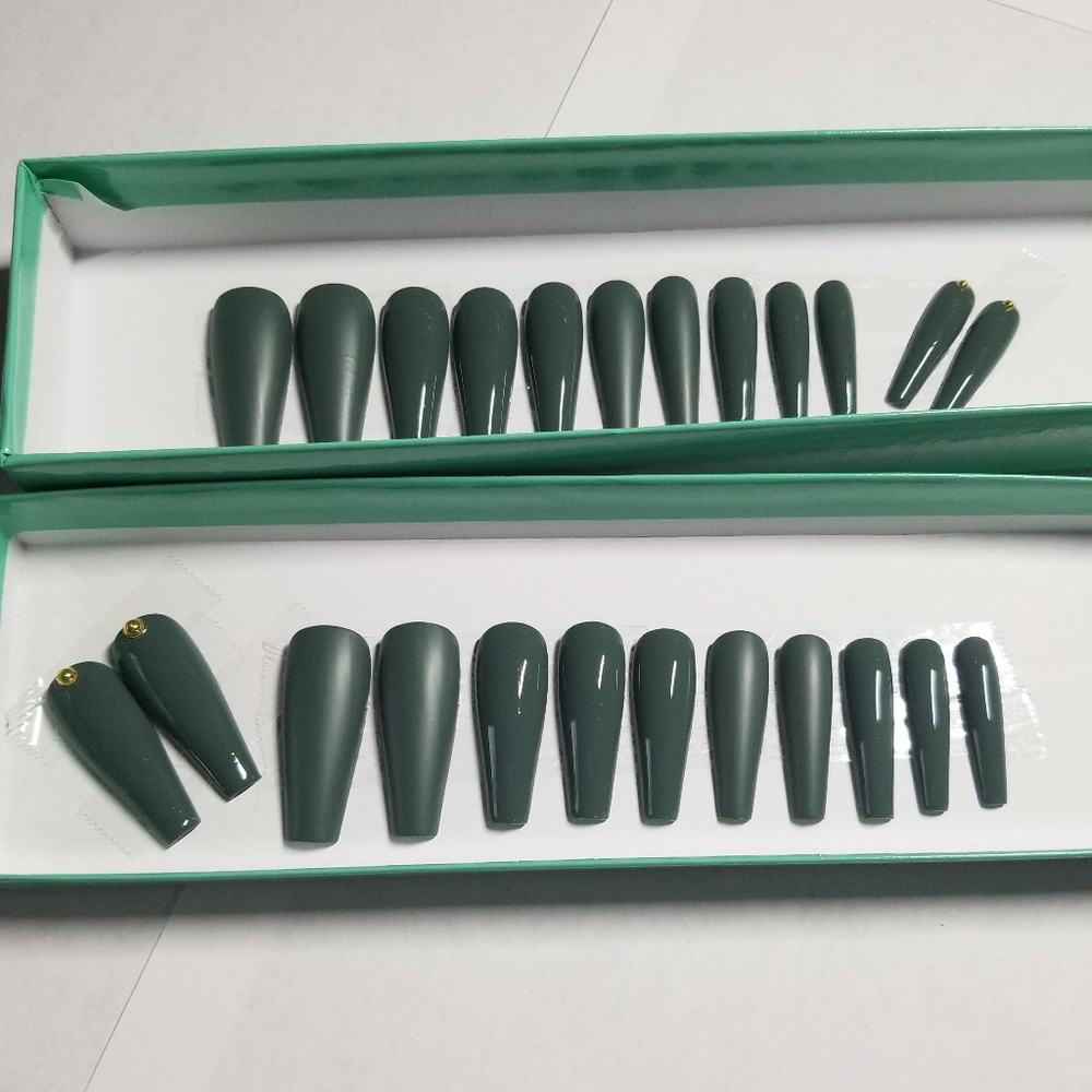 24 pc. Press on nails